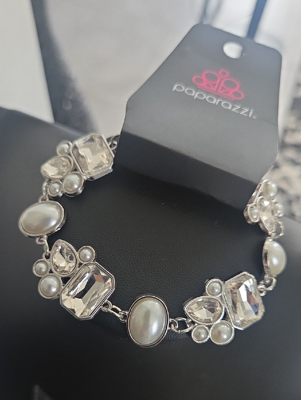 Paparazzi Best In Shpwstopping White Bracelet NWT